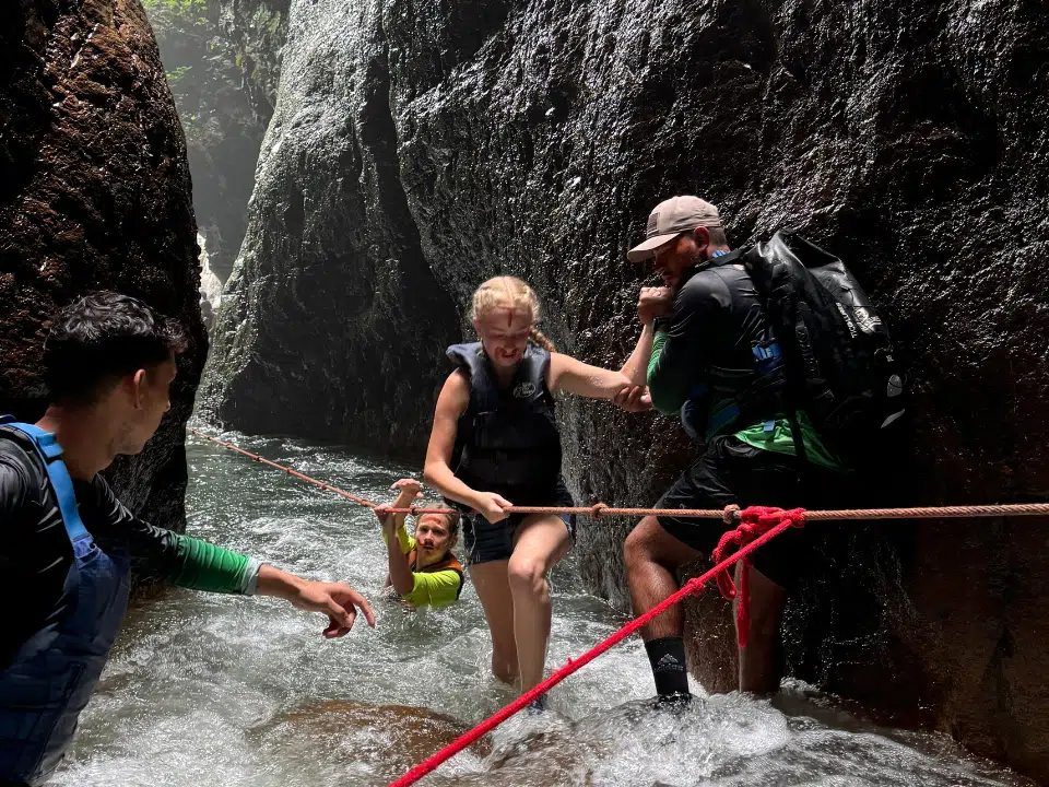 Can I hike La Leona Waterfall without a guide