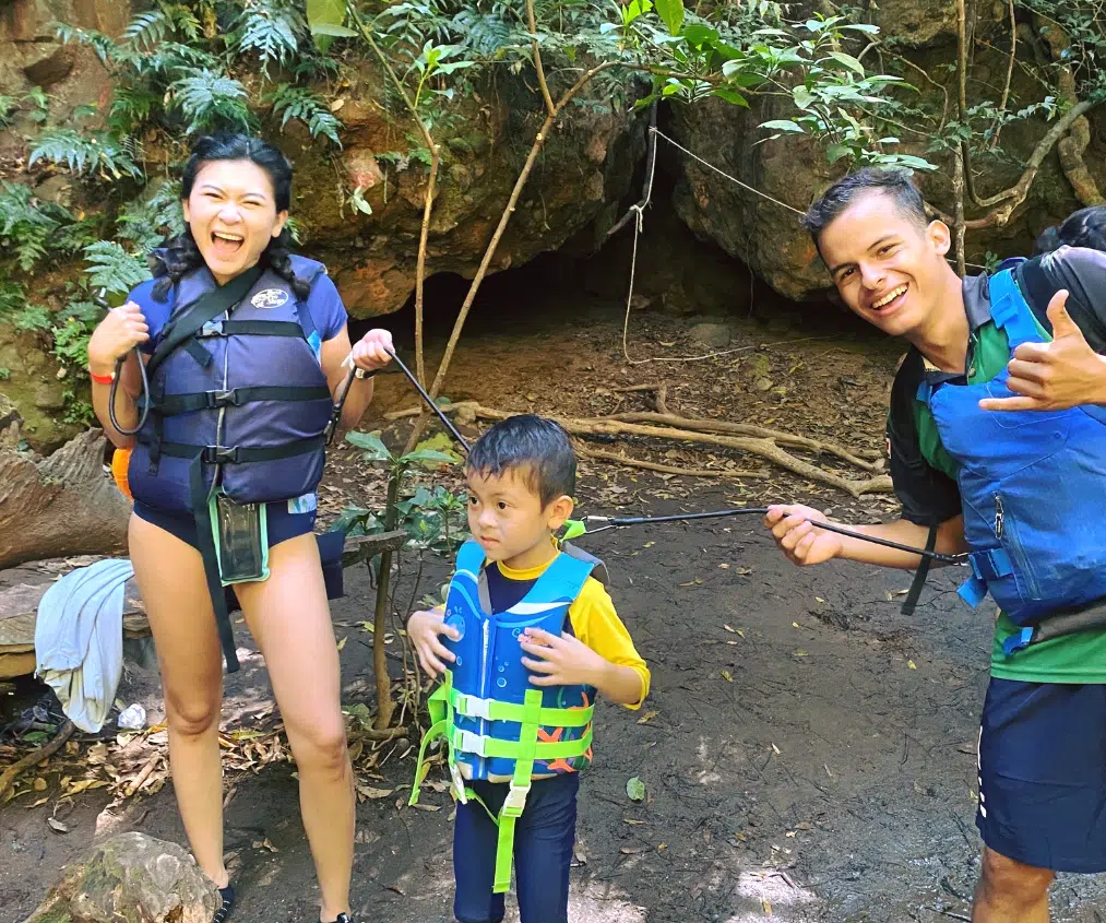 La Leona Waterfall with kids / tour guides