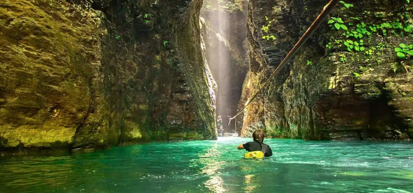 tour with transportation to la leona waterfall from four seasons costa rica