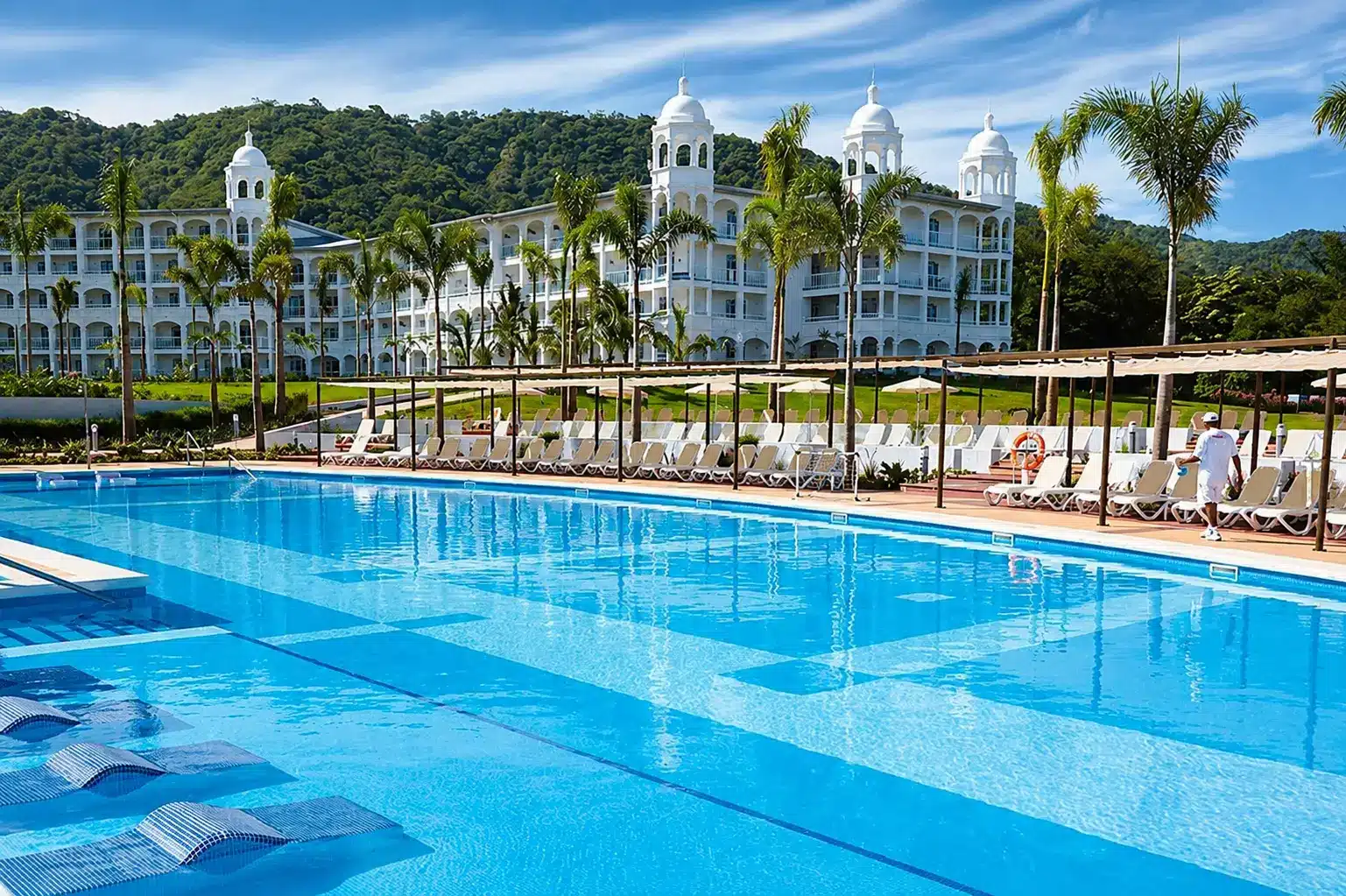visit la leona waterfall from riu palace